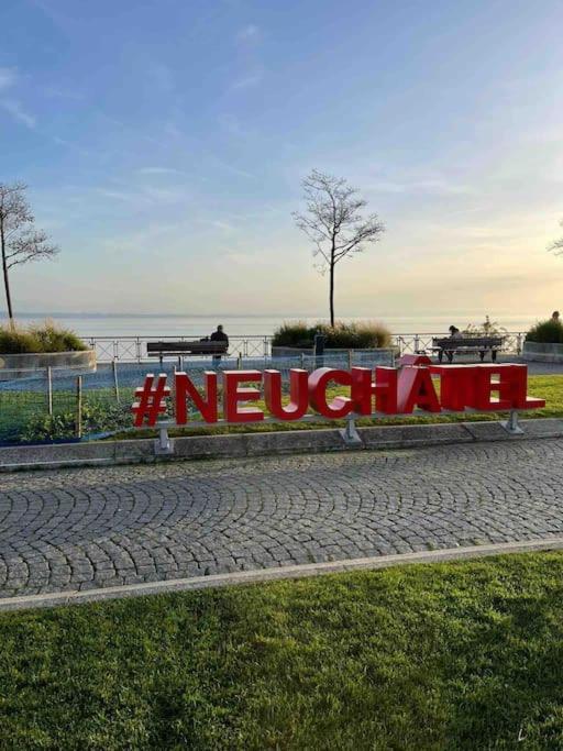 V&V Centre Neuchâtel Esterno foto